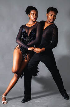 Picture of young couple in a tango position